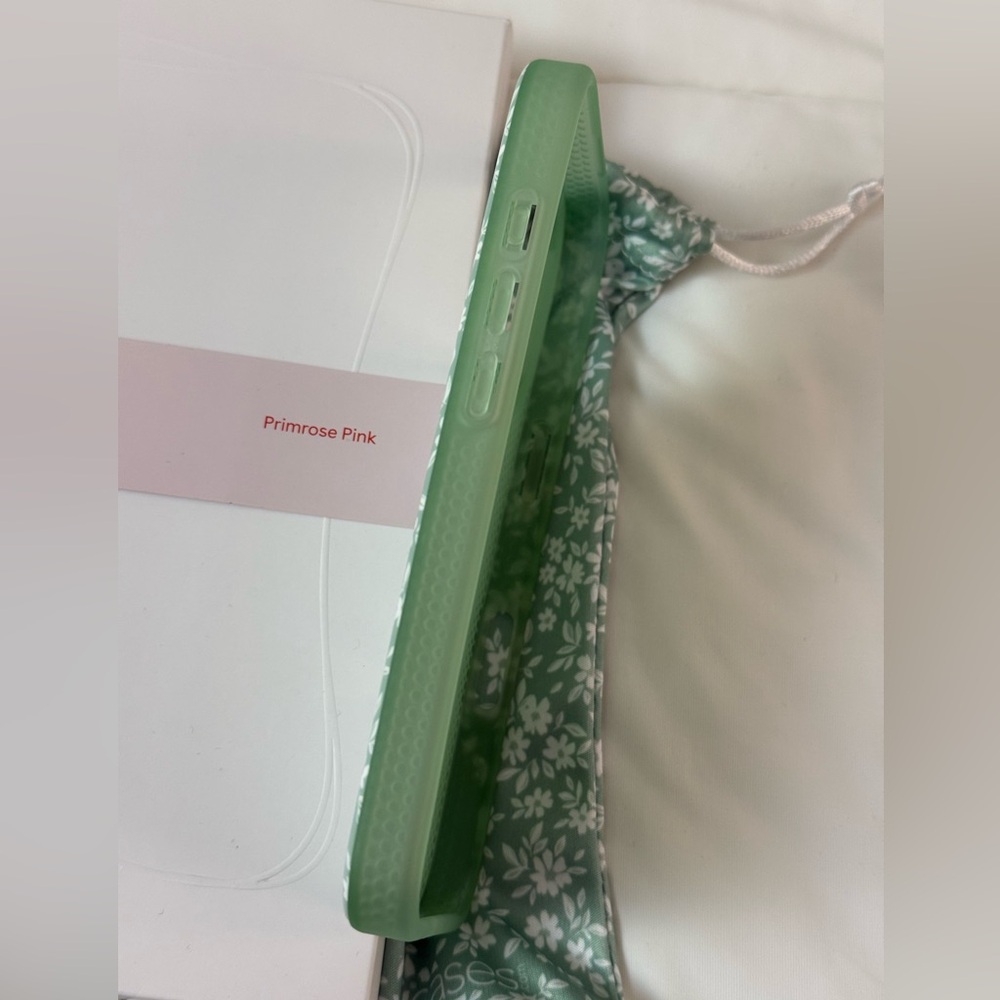 Loopy Case iPhone 16 Pro Sage Floral - Picture 5 of 8